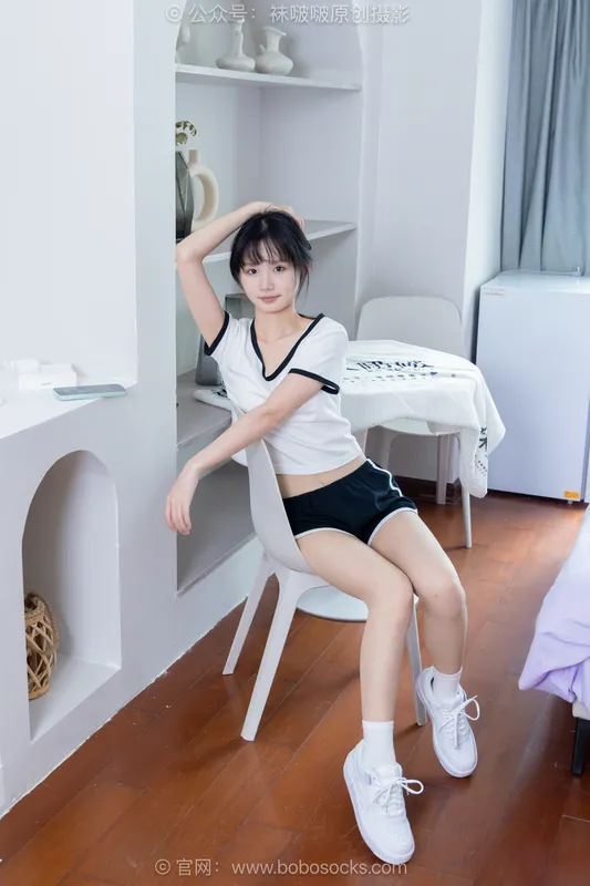 [BoBoSocks袜啵啵] NO.488 甜甜圈-板鞋、白棉袜、薄肉丝（脚尖微加固款）（花絮版） - BoBoSocks袜啵啵